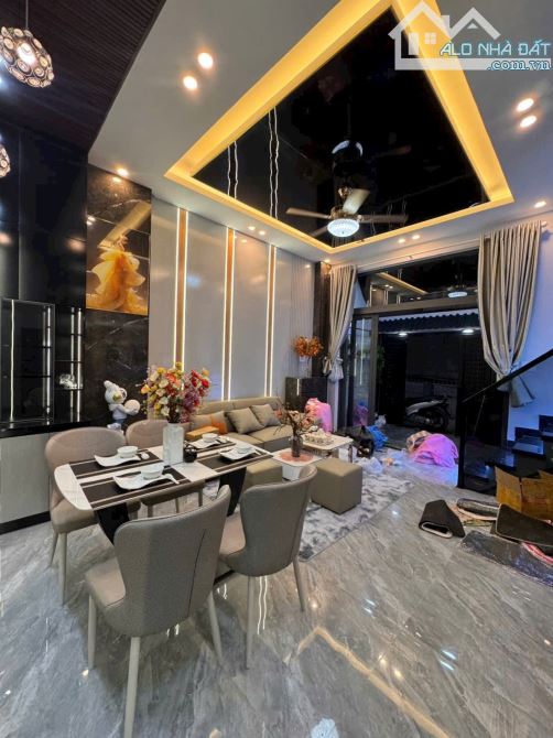 Nhỉnh 5 tỷ có nhà đẹp ở luôn, 3 tầng 3 mê đúc, sát BiG C Hùng Vương - 2