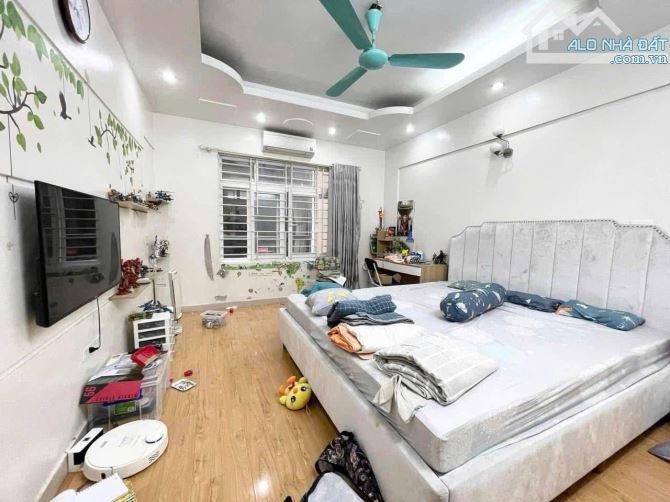 Bán nhà ngõ 173 Hoàng Hoa Thám quận Ba Đình - Sổ đỏ 43m2 - 5 tầng - MT 3,9m - Giá 9 Tỷ - 2