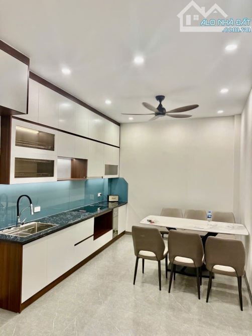 Bán nhà phố Ngọc Thụy, nhà mới đẹp Long Lanh, gần ô tô, full nội thất, diện tích TT 42m2, - 2