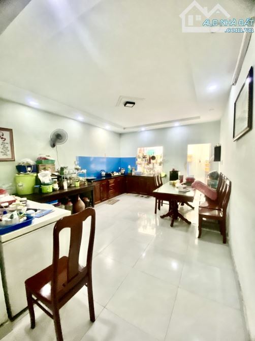QUYẾT NHANH MỚI MUA ĐƯỢC CĂN NÀY NHÀ 3 TẦNG ĐÚC HẺM XE HƠI THÔNG ĐÔNG BẮC - TÔ KÝ Q12 - 2