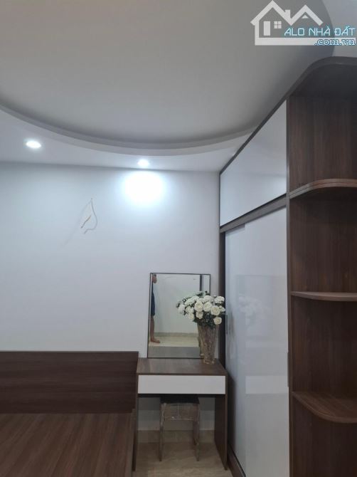 Siêu đỉnh! Nhà Trương Định mới ngõ thông, 3 gác tránh, full nội thất, 45m2*4T - 2
