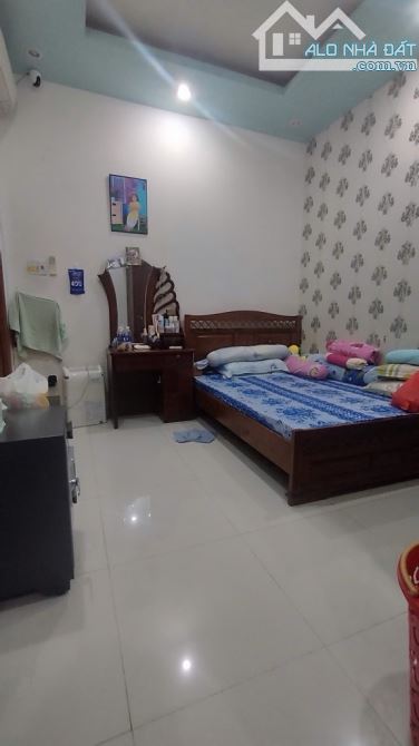 🤩SIÊU DT🤩 NHÀ PHỐ 127M2 - 3TẦNG - cạnh Q7 - SHR HC ĐỦ - KDC HH - NHỈNH 5TỶ 🎉🏡🏡 - 2