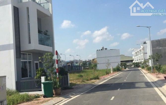 KDC AN PHƯỚC - ĐỐI DIỆN TRUNG TÂM THƯƠNG MẠI VIN NGAY QL51 - LÔ 209m2 GIÁ NGỘP BANK 2 TỶ2 - 2
