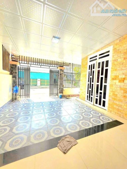Bán nhà ĐẸP Trung Tâm Dĩ An,Ngang 8M,đường 10M thông thoáng,gần Vincom - 2