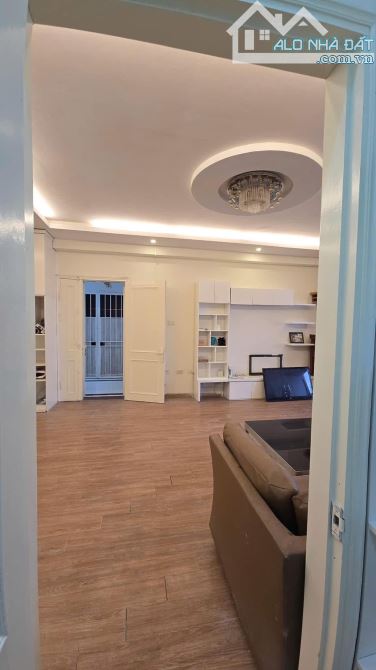 Cho thuê chung cư Ct4 Văn Khê. Nhà 3 p ngủ, mới Đẹp - 2