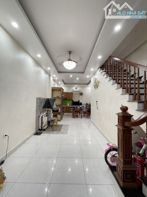 BÁN NHÀ 102m2 x 4 tầng dân xây lô góc, kinh doanh tại thị trấn Trâu Quỳ - Gia Lâm. - 2