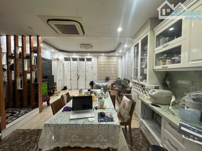 Nhà Hoàng Hoa Thám 46m, 5 tầng, oto đỗ cửa, 20m ra đường lớn oto tránh full nội thất! - 2