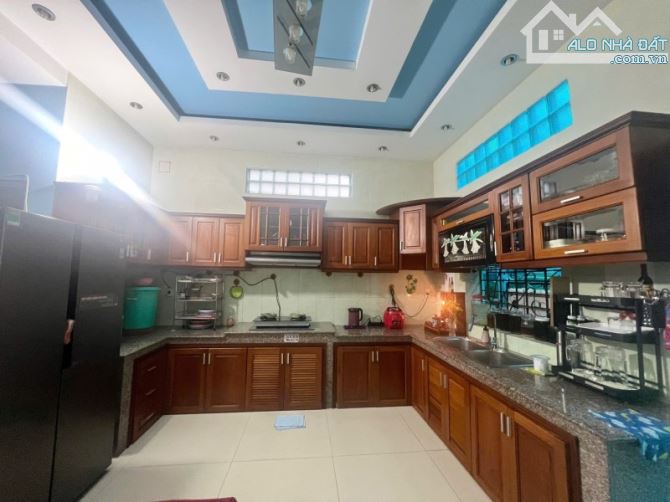 Bán nhà đường số 24, Phường Hiệp Bình, TP HCM. DT 105m2, 3 tầng, 3PN. Sổ hồng, giá 11.85 - 2