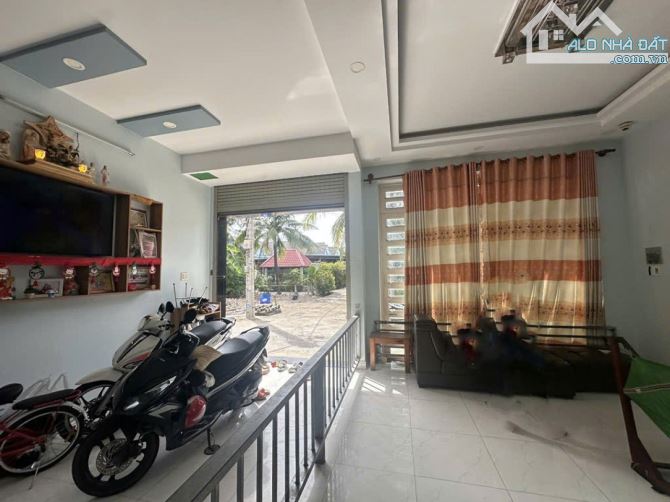 ⭐️ Nhà Vuông SHR 2 tầng HXH né 109m2 – Thạnh Xuân 52 Quận 12 - 2