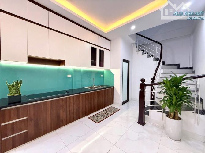 Siêu phẩm phố Khương Đình! Vài bước chân ra mặt phố ba gác đỗ cửa nhà mới đẹp 35m2*5T giá - 2
