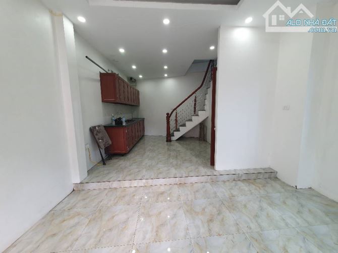 Bán gấp nhà Đông Mỹ - Vạn Phúc lô góc ,ô tô ,dân xây mới koong giá 3.8 tỷ - 2