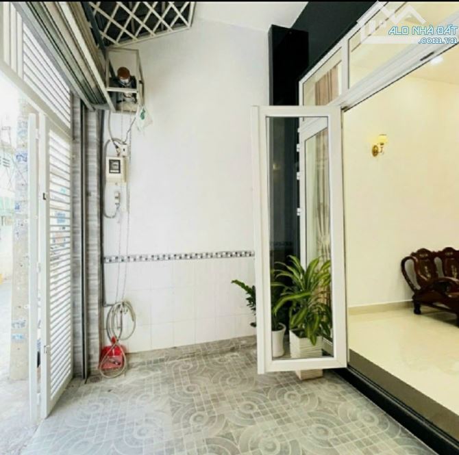 NHÀ 3 TẦNG - HẺM Ô TÔ - KHU PHÂN LÔ XÂY FULL 65 M2. - 2