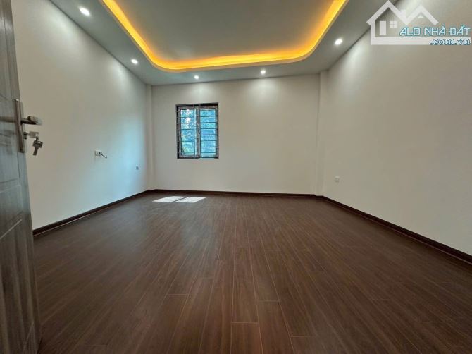 BÁN ĐẤT TẶNG NHÀ 3 TẦNG MỚI SẴN Ở,500M RA CẦU THƯỢNG CÁT - 2