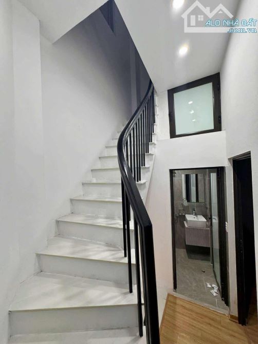 SIÊU MẪU PHỐ ĐỘI CẤN_BA ĐÌNH_DT40m2_4t_MT5m_MỚI TINH_FULL NỘI THẤT_8.8 TỶ - 2