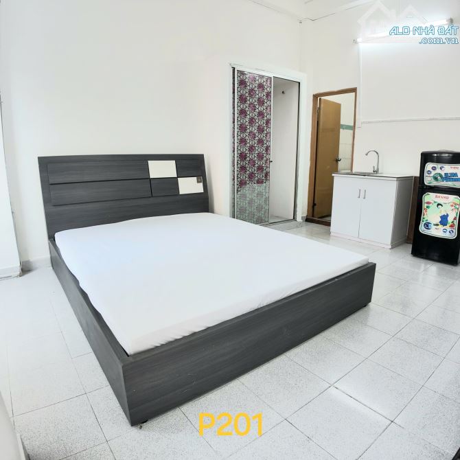 Phòng ban công quận 10 đường Nguyễn Tri phương GẦN ĐH KINH TẾ UEH VẠN HẠNH MALL HUFLIT - 2