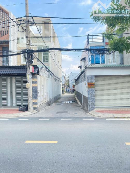 Chính chủ gửi bán căn nhà 2 tầng hẻm xe tải đường số 24 P.Linh Đông - S: 96m2 - 2