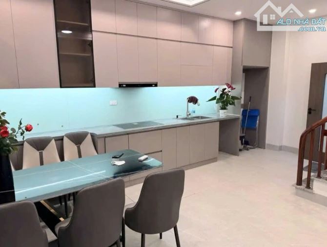 BÁN NHÀ VŨ ĐỨC THẬN, Ô TÔ VAO NHÀ, TẶNG NỘI THẤT LONG LANH, GẦN PHỐ, 6 TẦNG, CHỈ 7.X  TỶ - 2
