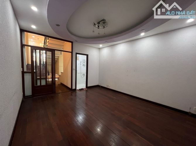 NHÀ HẺM XE HƠI GẦN MT THÍCH QUẢNG ĐỨC, PN, 5 TẦNG, 6PN, DÂN TRÍ, 85M2, 17.4 TỶ - 2