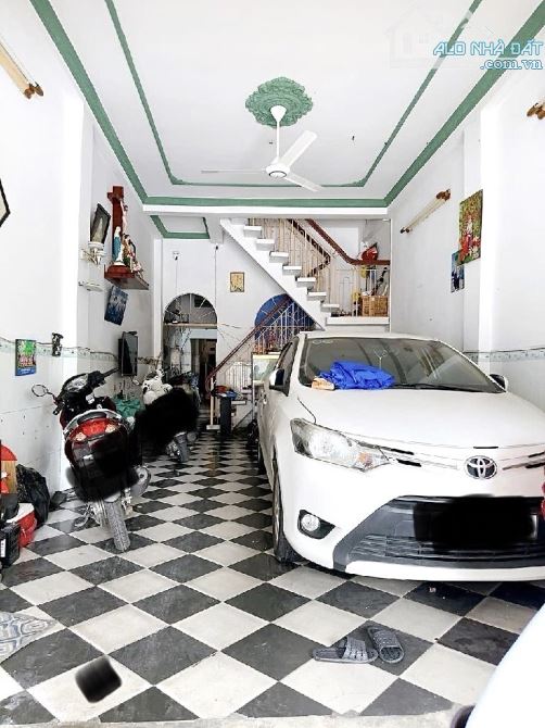 Bán nhà hơn 8 tỷ, 96m2, Trịnh Đình Trọng, Quận Tân Phú, hẻm xe tải thông - 2