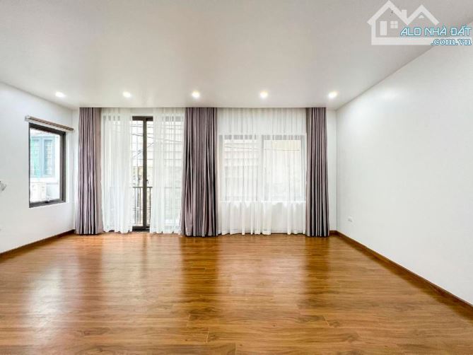 GIẢM KỊCH SÀN - NHÀ HOÀNG HOA THÁM , VÀI BƯỚC RA OTO, 38M2 x 6T,  CHỈ 9.2 TỶ - 4