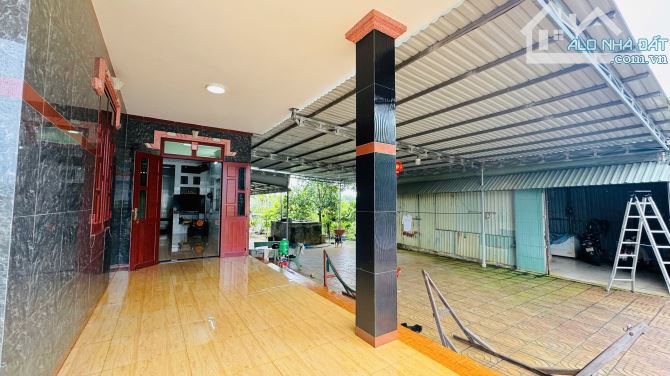 NHÀ VƯỜN SUM SUÊ GẦN 3000M2 ĐẤT ĐỎ- HCM🏝️🏝️🏝️ 🌈🌈GIÁ BÁN: 10TỶ TL🌈🌈 ---- 🌈Dt: 2715m - 3