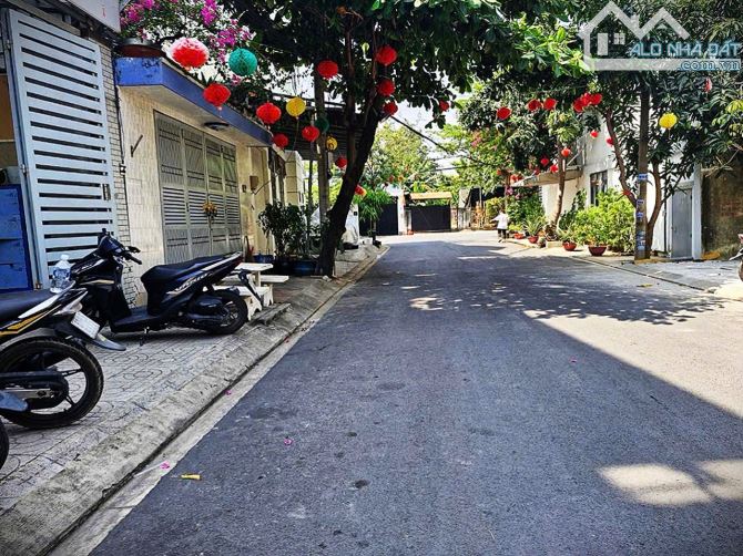 “NHÀ MỚI ĐẸP 3 TẦNG HBP-HẺM Ô TÔ 10M,  100M2(5.❌20M)-4PN, 5 WC,KHU VIP HBP,DỰ ÁN HỒNG LONG - 3