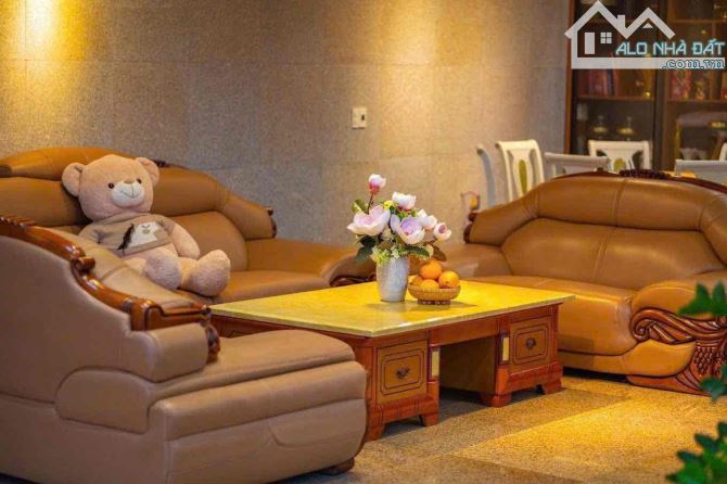 SIÊU PHẨM ĐẦU TƯ VILLA 2 TẦNG ĐƯỜNG TRẦN DUY  CHIẾN DT 300M2 NGANG 18M GIÁ CHỈ 40 TỶ - 3