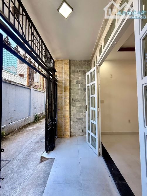 🎉🎉📌 em siêu phẩm 4 tầng cực hot quận Hải Châu vị trí đẹp thoáng .Chỉ cần sách đồ vào là - 3