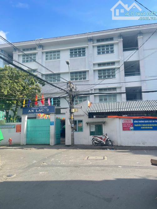 Nhà 3 tầng ngay da sà trường học khu tên lửa - 3