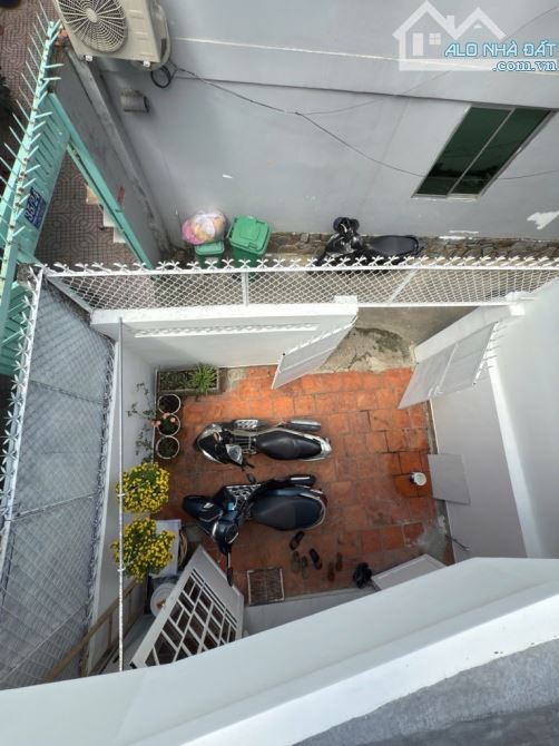 Nhà GẦN SÂN BAY, Phạm Văn Đồng - Gò Vấp  - 3 Tầng - 3PN,3WC - DT61m2 -  Hơn 7 tỉ - 3