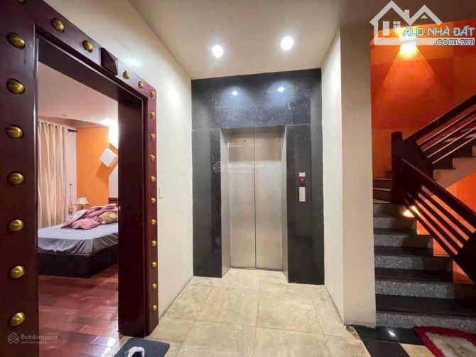 Bán nhà 4 tầng mặt đường Lê Thánh Tông, thang máy siêu rộng - 3