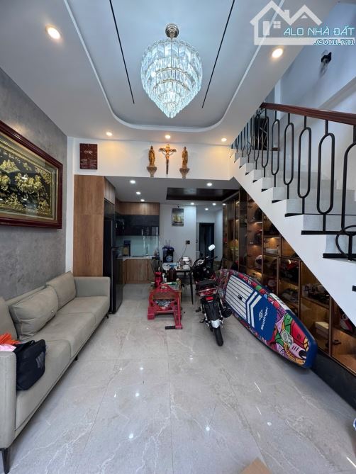 Nhà 3 Tầng - 3 Phòng Ngủ - full nội thất ở Tiểu La giá chỉ nhỉnh 5 tỷ - Không Ngập - 3
