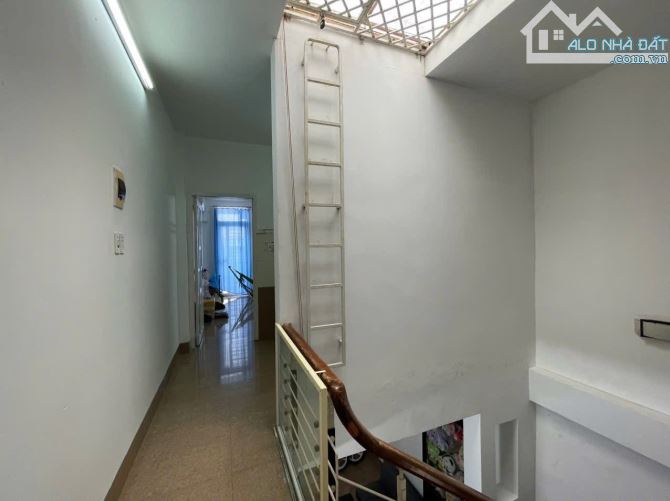 Bán nhà 2 tầng kiên cố hẻm Đào Duy Từ – trung tâm phố - 3
