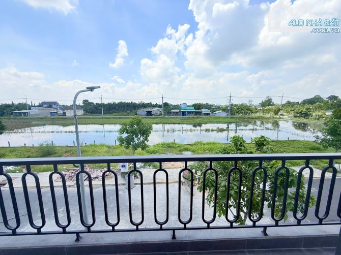 Nhà 1 trệt 2 lầu 3 PN 3 WC mới đẹp nội thất xịn sò diện tích sử dụng 220m2 đường lớn - 3