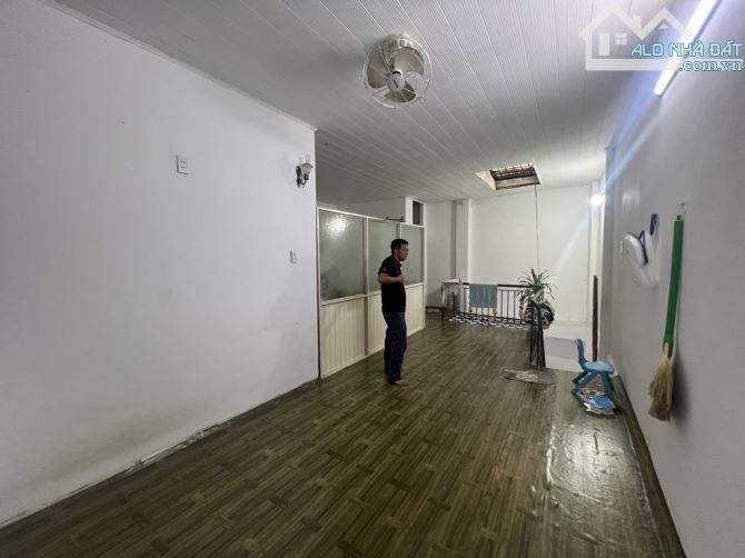 Bán nhà 2 tầng nở hậu dt 4x9.5m, Hoàng Văn Thụ, Phường 4, Tân Bình, Giá nhỉnh 6 tỷ TL - 3
