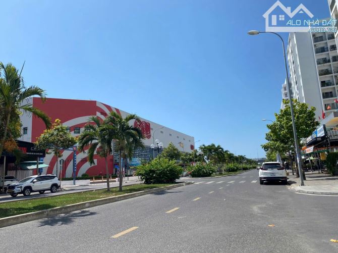 Bán shophouse CT3 KĐT Vĩnh Điềm Trung mặt đường 19/5 dt 137m2 ngang 6m - 3