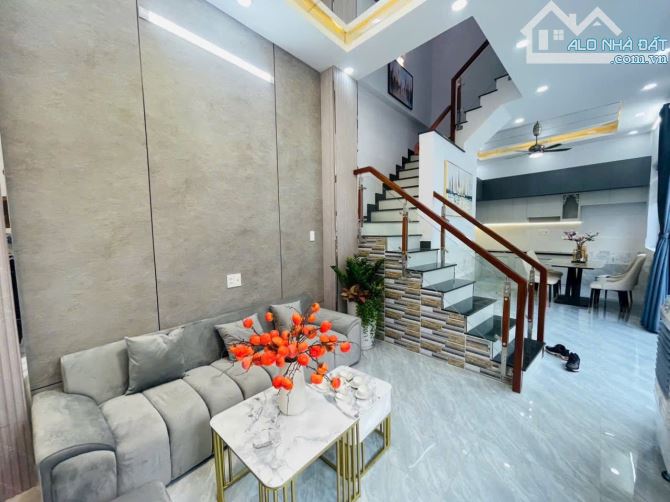 Nhà mới hoàn thiện - 4x10m - 4 tầng - vincom Nam Long - Chỉ 5,5 tỷ - 3