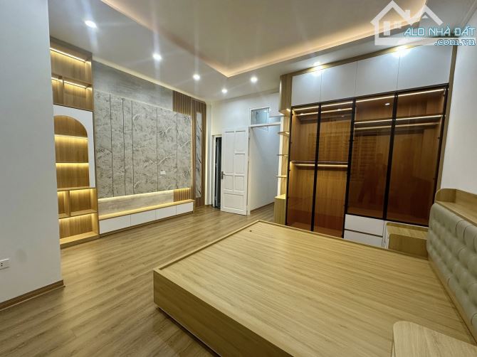 BÁN NHÀ MỚI 5 TẦNG MẶT TIỀN RỘNG, NỘI THẤT ĐẸP, GẦN ĐƯỜNG Ô TÔ, PHỐ BÙI XƯƠNG TRẠCH. - 3