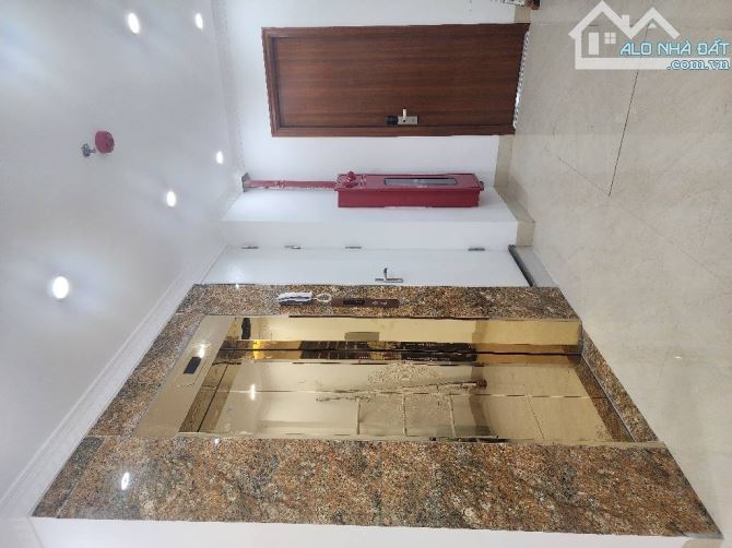 - TOÀ NHÀ CĂN HỘ DỊCH VỤ - TÂY HỒ GẦN Ô TÔ - 10 PHÒNG FULL NỘI THẤT - DT 43 M - MT 4 M - 6 - 3
