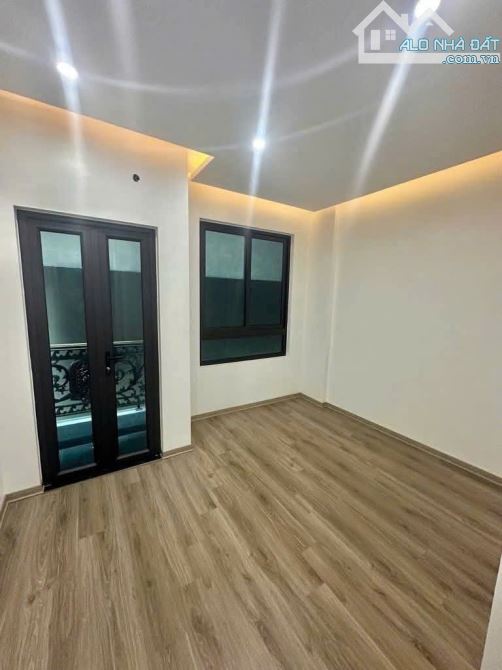 ĐỐNG ĐA - ĐƯỜNG LÁNG - 40M2 - 5 TẦNG - MT 4M - NGÕ NÔNG CÁCH PHỐ CHỈ 35M - NHỈNH 10 TỶ - 3