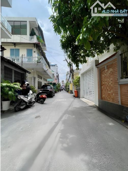 CHỢ BÌNH THÀNH Q BÌNH TÂN HẺM 6M 3 TẦNG 4X20 80M² GIÁ 3,44TỎI - 3
