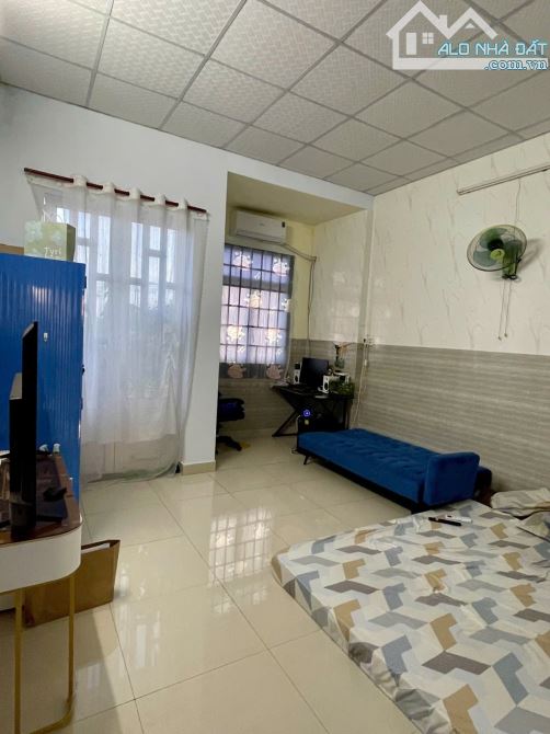 Kẹt tiền cần bán gấp dãy trọ 10x34 , có 10 phòng + 2kiot gần khu công nghiệp Vĩnh Lộc - 3