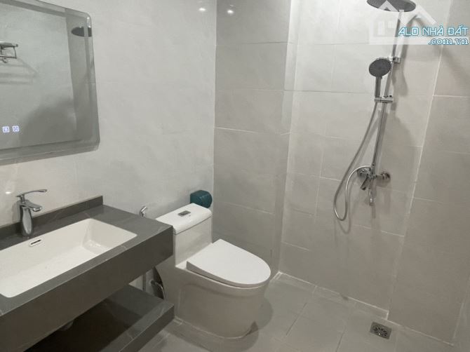 BÁN NHÀ 6 TẦNG GIANG BIÊN, LONG BIÊN,  Ô TÔ ĐỖ CỔNG , CHỈ 6 TỶ - 3
