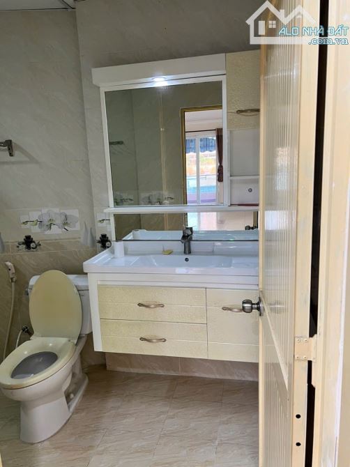 Cho thuê nhà biệt thự Nguyễn Văn Linh - Quận 7 - 160m2 - 25tr/tháng - 3
