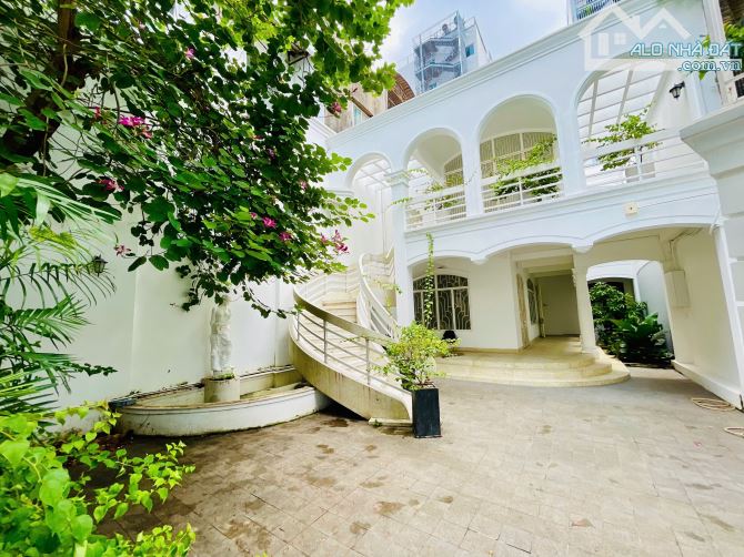 Bán Biệt Thự 230m2( 8x30 ) Hẻm Vip 38 Nguyễn Văn Trỗi-Sát Quận 1-Quận 3-Dạng Biệt Thự Cổ - 3