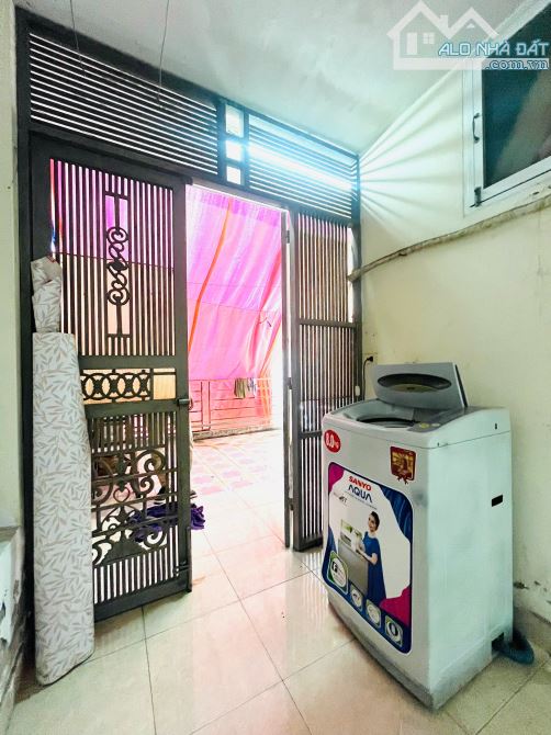 Cho thuê nhà nguyên căn ngõ 178 Giải Phóng, 50m2 x 2 tầng, 3 ngủ, 2 wc,  8tr5/tháng - 3
