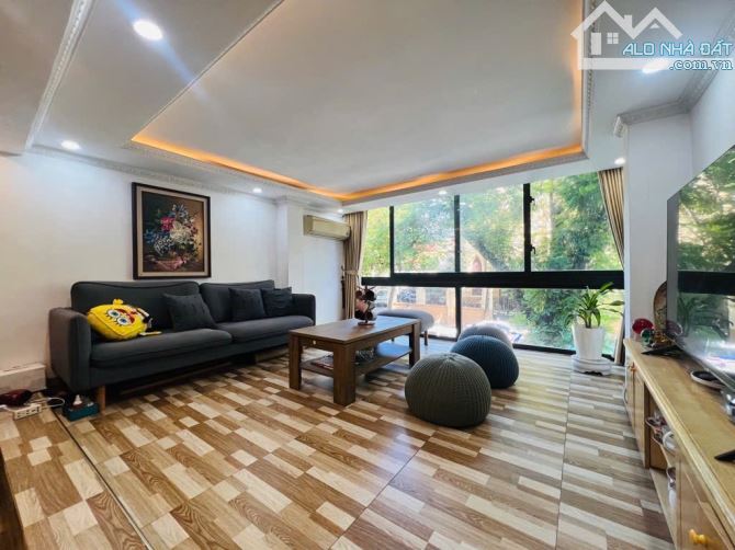 MẶT PHỐ-KINH DOANH -VỈA HÈ ĐÁ BÓNG-DÂN XÂY-MẶT TIỀN SIÊU ĐẸP- NGUYỄN THÁI HỌC.   DT35m- MT - 3