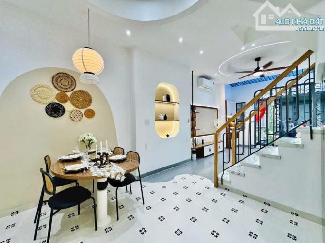 Nhà 3 tầng cực đẹp,full nội thất,ngay chợ Thạch Đà, Gò Vấp:chưa tới 5 tỷ - 3