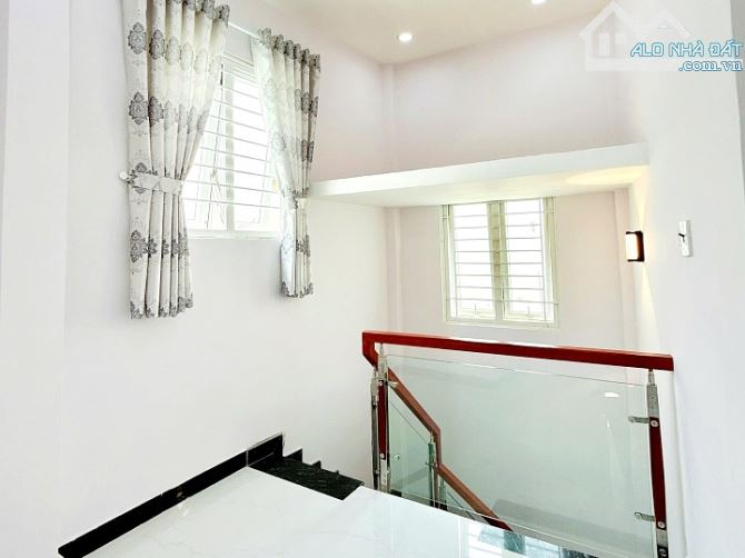Cần bán nhà Quận 10, 3 lầu 3 phòng ngủ hẻm Nguyễn Tri Phương - 3
