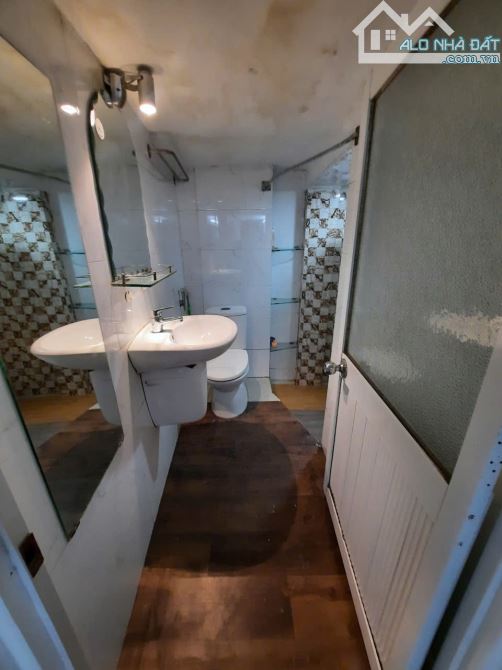 Nhà hẻm 1 xẹt Nguyễn Chí Thanh 3.5x14, 3 pn 2wc sẵn máy lạnh 12.5tr - 3